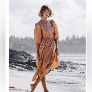 Kara Thoms Bellflower dress in Clay. Size small.